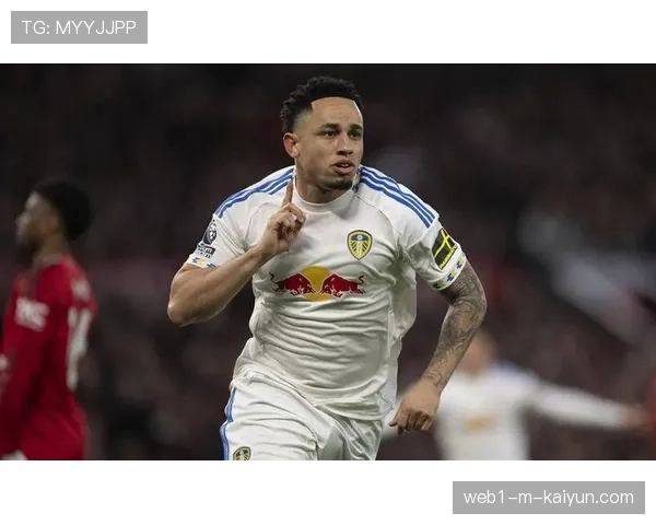 曼联利桑德罗马丁内斯上抢果断，阿根廷中卫保障后场控制